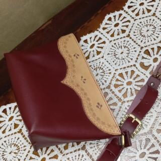 شنطه جلد طبيعي burgundy