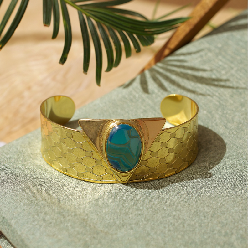 palestine bracelet 5 a professional product photo of a gold