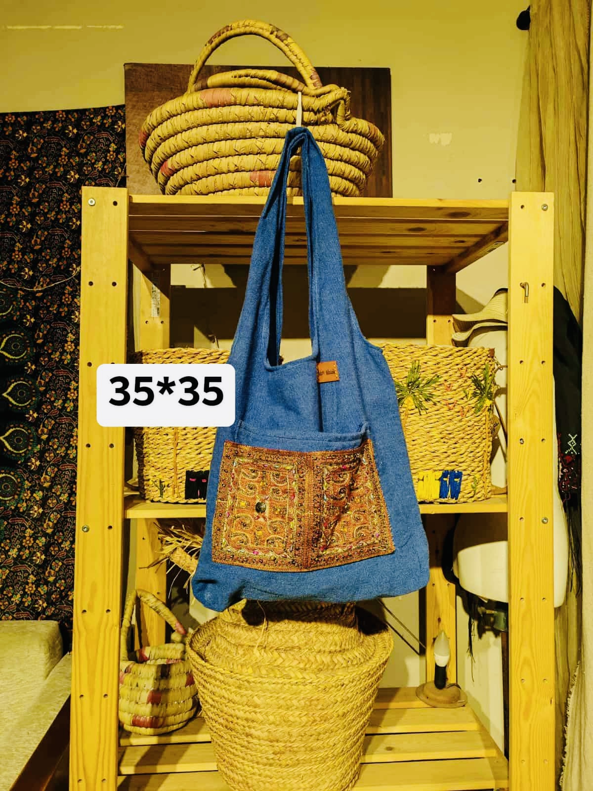 Blue indian embroidery bag 3 att.KMzRfR8jPClRsfzc YWctwcS7R PwHSdA mKm0La4WI