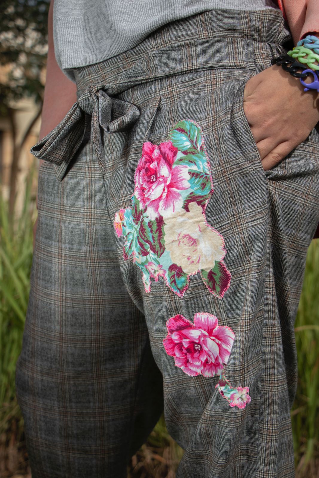 Floral Patch Plaid Pants 5 c2d132c6 3488 4c9d 8e90 5e7268e964f5