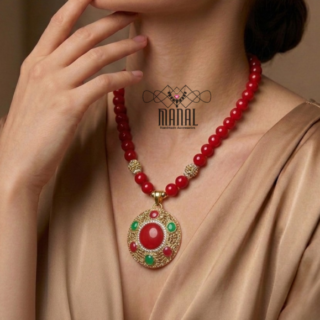 عقد من احجار العقيق بفواصل دروزي