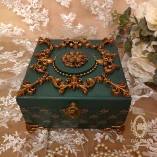 Emerald Baroque Jewelry Box