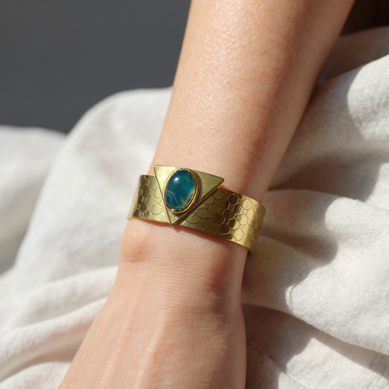 palestine bracelet 2 generate an image without face or body