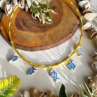 Circle of Fish Neck Cuff