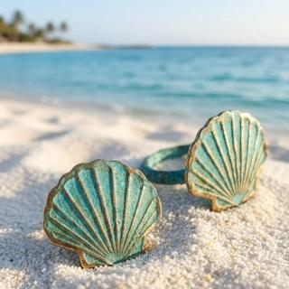 Vintage Shell ring.