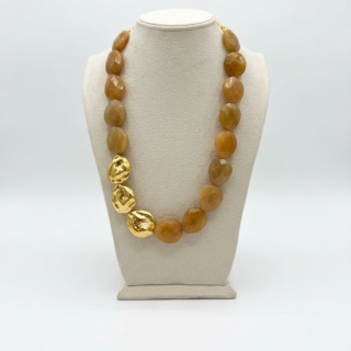 Golden Beige Agate Necklace-عقد عقيق مع فوصل مطلية ذهب