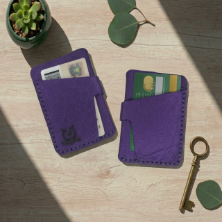Metalic dark purple card colders