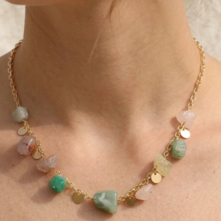 Rough stones necklace with goldplated charms