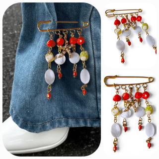 Golden | Red Star Pin