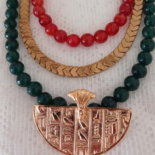 Goldplated pharoah pendant in 3 layers stones necklace