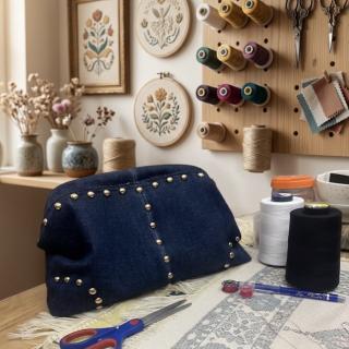 Jeans clutch
