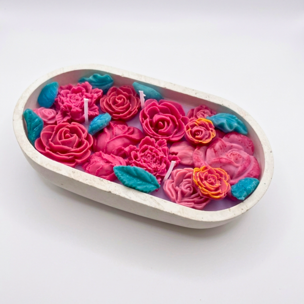 Floral Garden Scented Decorative Candle 1 Floral Garden Scented Decorative Candle