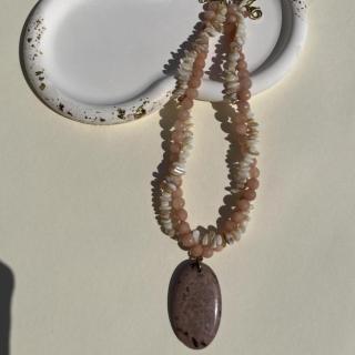 SUNSET NUDE NECKLACE