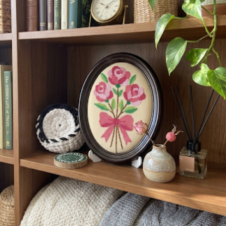 Mini Oval Bouquet Tableau