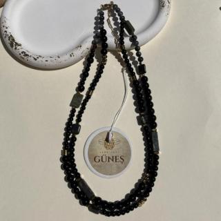 BLACK BEAUTY NECKLACE