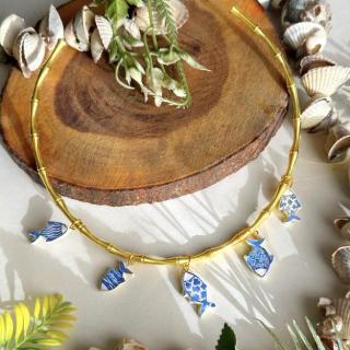 Circle of Fish Neck Cuff