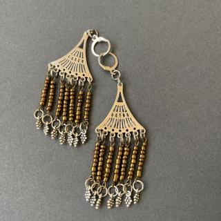 1 earring