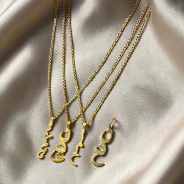 Name letter necklace 5 cropped Photoroom 20260512 211114