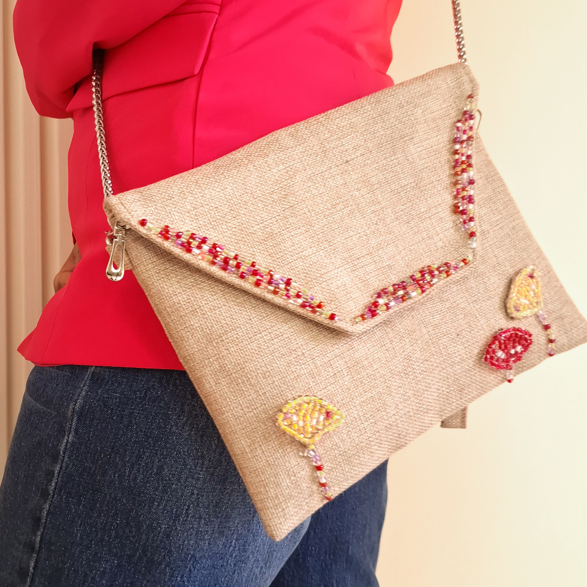 Clutch نفرتاري 4 styling 20260426 155728 Copy 1