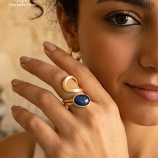 Gold plated open brass ring with blue agate stone (R261XMG)