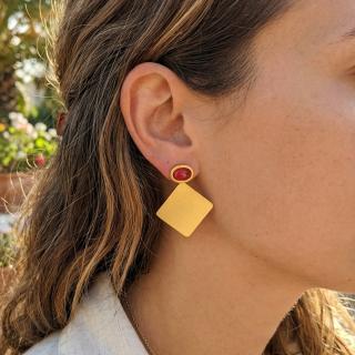 Gold plated brass earrings with textured diamond and honey brown agate stones (E209XMG)