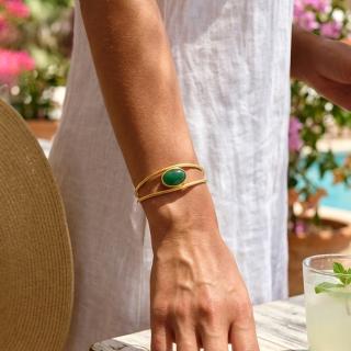 Gold plated brass cuff bracelet with green agate stone (B199XMG)