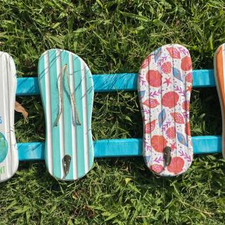Coral Sea Shell Flip Flop Hanger