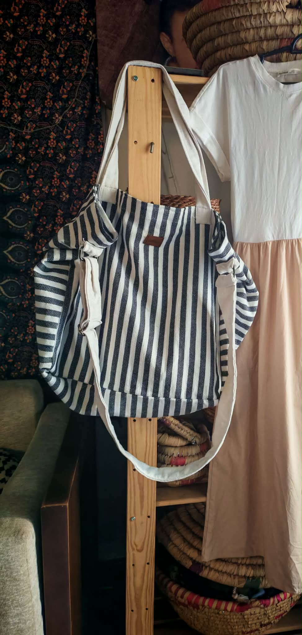 Grey*white striped large size bag 3