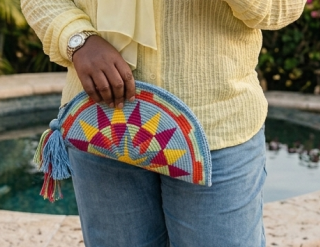Moon clutch