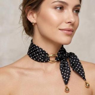 Trendy scarf