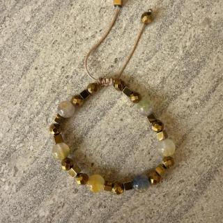 Agate and hematite bracelet
