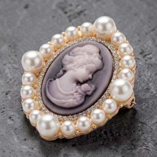 Classic cameo brooch