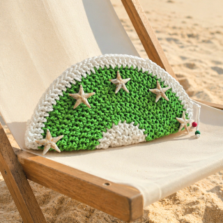 Halfmoom beach clutches