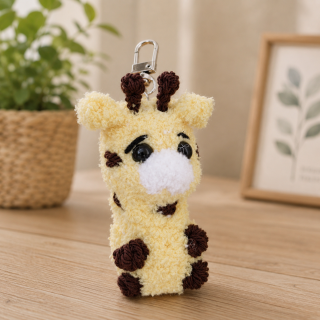 🦒 Sunny the Giraffe Charm (cuddles)