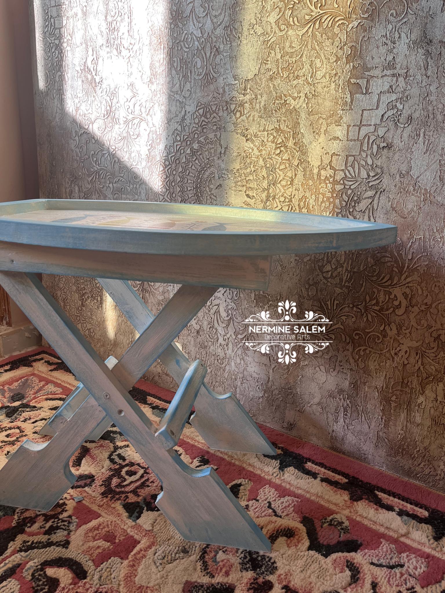 Boat-shaped table 2 photo output 1 scaled