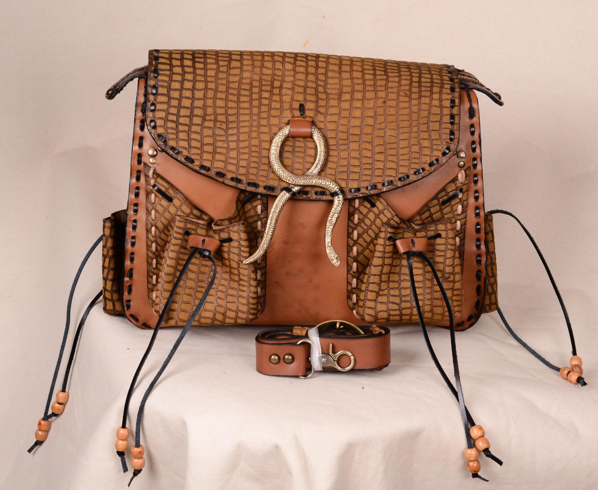 Snake-skin bag 10 DSC 4874 scaled