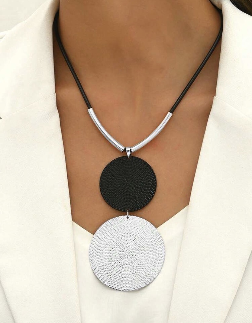 Modern leather necklace 2 IMG 3156