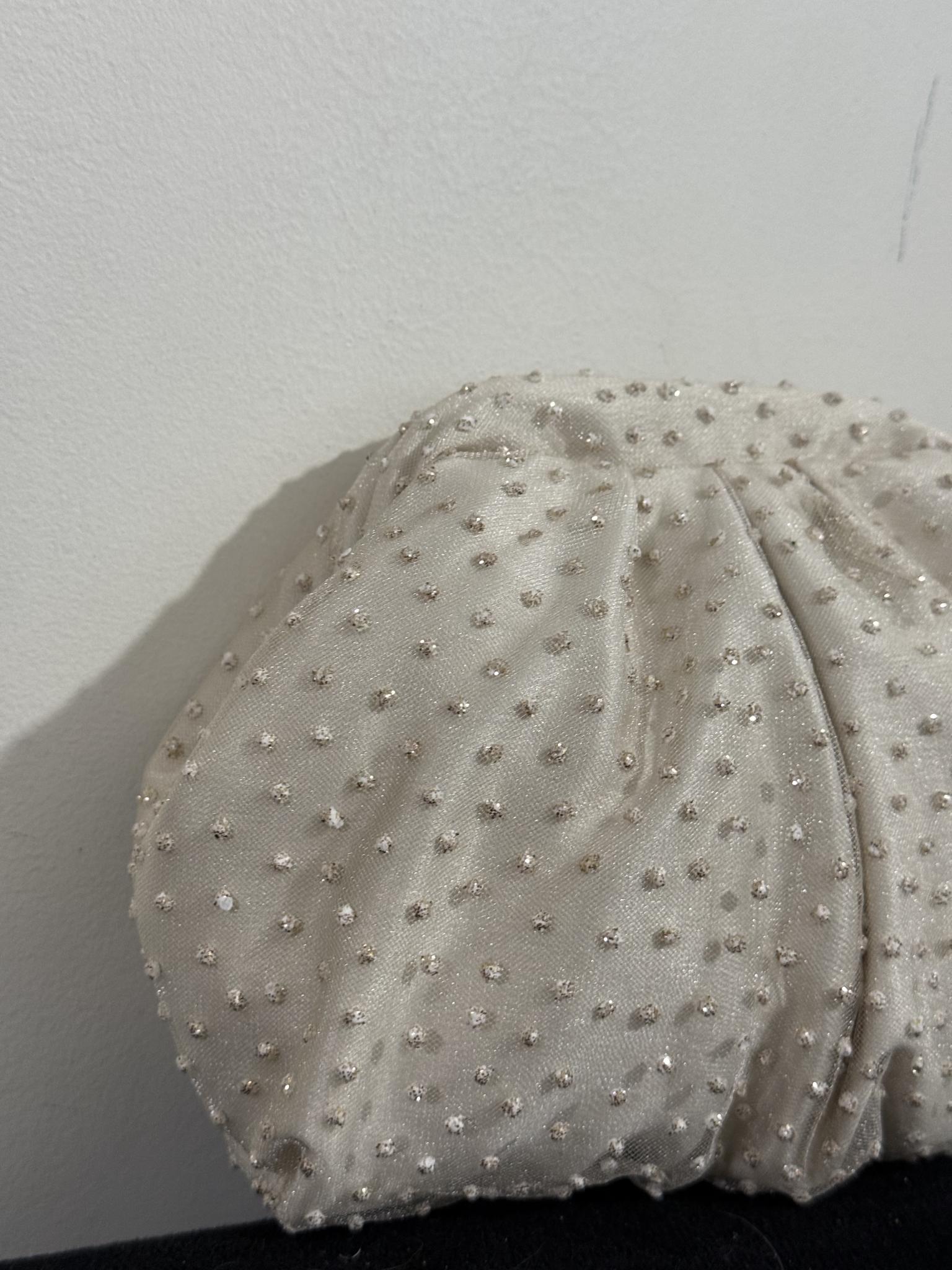Sparkling light beige small pouch 2 IMG 8802 scaled