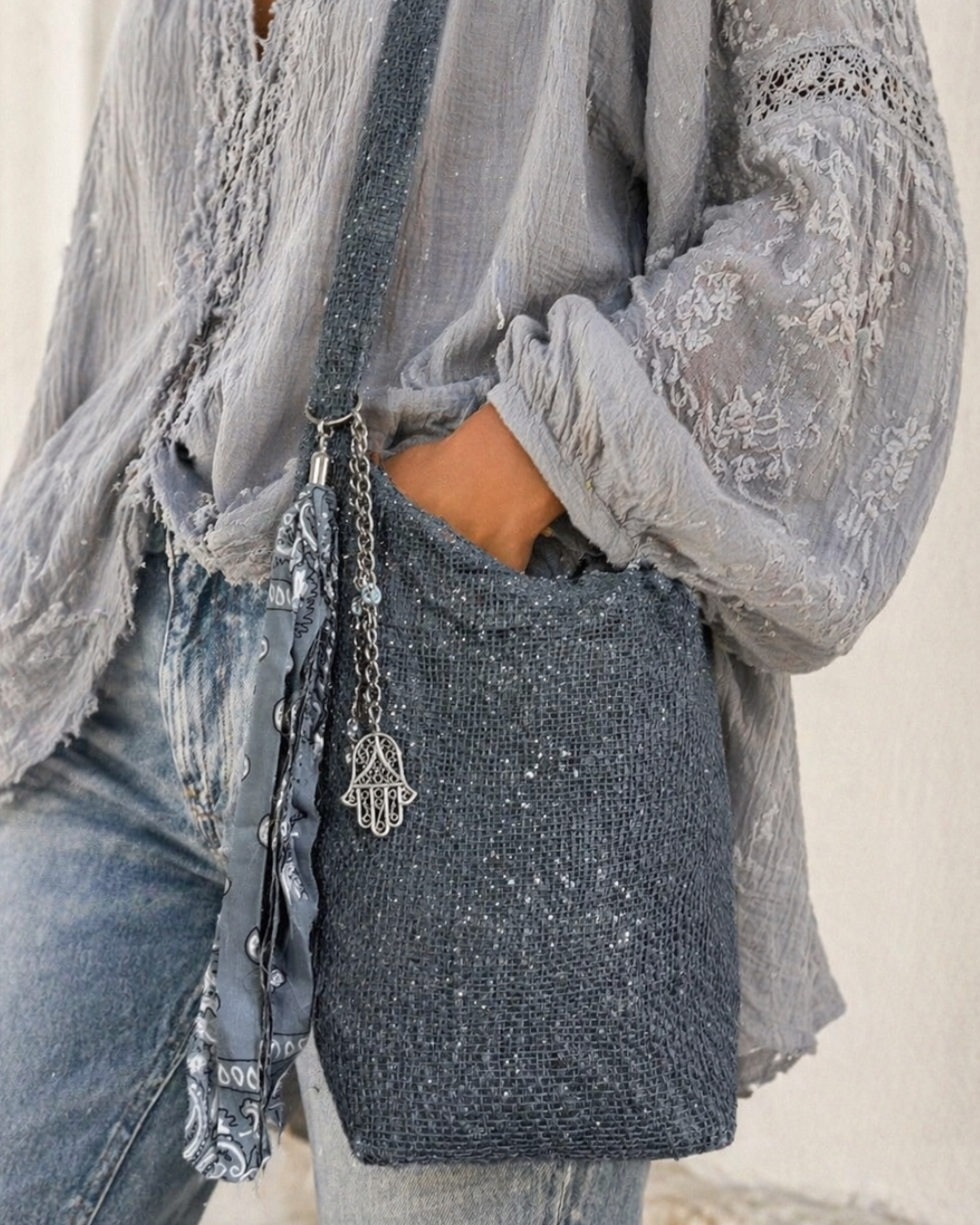 Glittering grey crossbag 1 Glittering grey crossbag