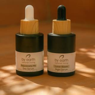 This restorative night serum works in harmony with our skin’s natural renewal process while we sleep. A blend of argan, rosehip, grapeseed, blackseed and jojoba oils deeply nourishes, helping to smooth texture, enhance elasticity and restore luminosity. Enriched with vitamins A and E and essential oils of turmeric, frankincense, orange, geranium, lavender, palmarosa and ylang ylang, it supports repair, balance and a radiant, refreshed complexion in the morning.