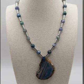 Agate & hematite necklace with agate pendant