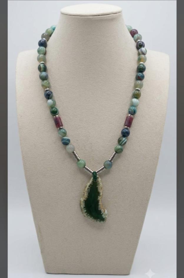 Agate & hematite necklace with agate chip pendant 1 Agate & hematite necklace with agate chip pendant