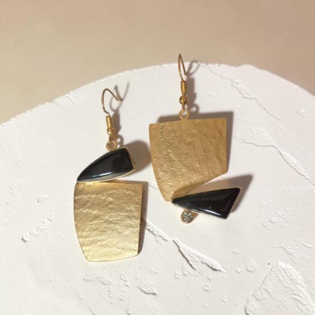 Onyx Fragment Earrings "Maria" 1 Onyx Fragment Earrings "Maria"