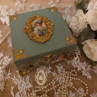 customized classic jewelry box